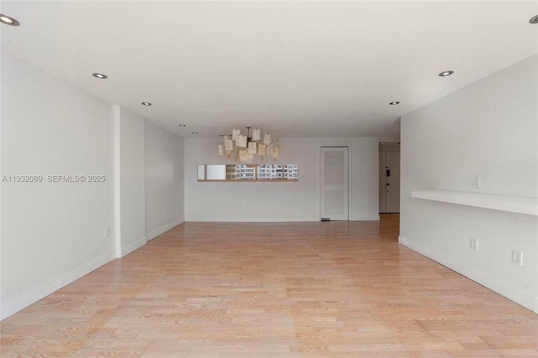 For Rent: $5,300 (2 beds, 2 baths, 1260 Square Feet)