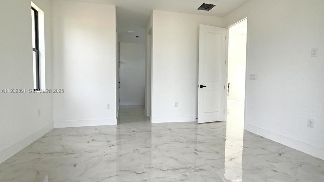 For Sale: $349,000 (3 beds, 2 baths, 1571 Square Feet)