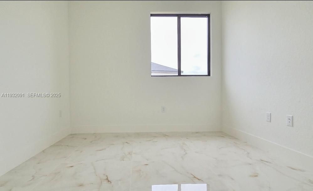 For Sale: $349,000 (3 beds, 2 baths, 1571 Square Feet)