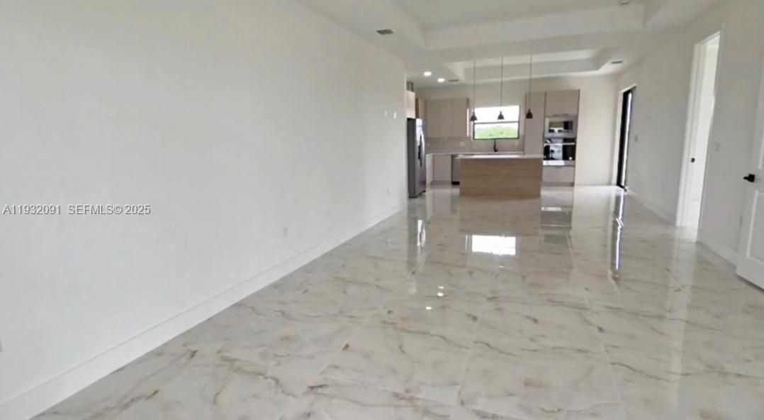 For Sale: $349,000 (3 beds, 2 baths, 1571 Square Feet)