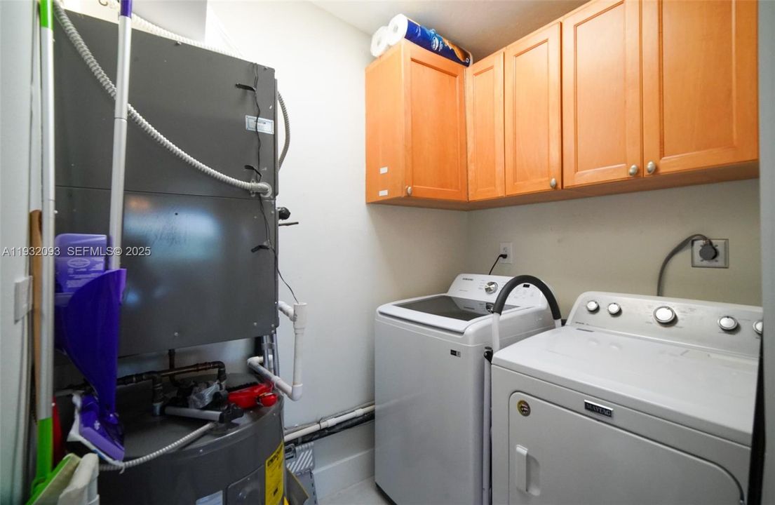 For Sale: $2,218,777 (2 beds, 2 baths, 1228 Square Feet)