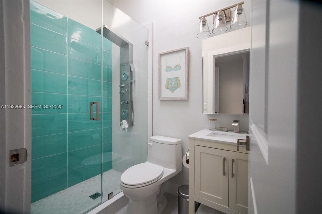 For Sale: $2,218,777 (2 beds, 2 baths, 1228 Square Feet)