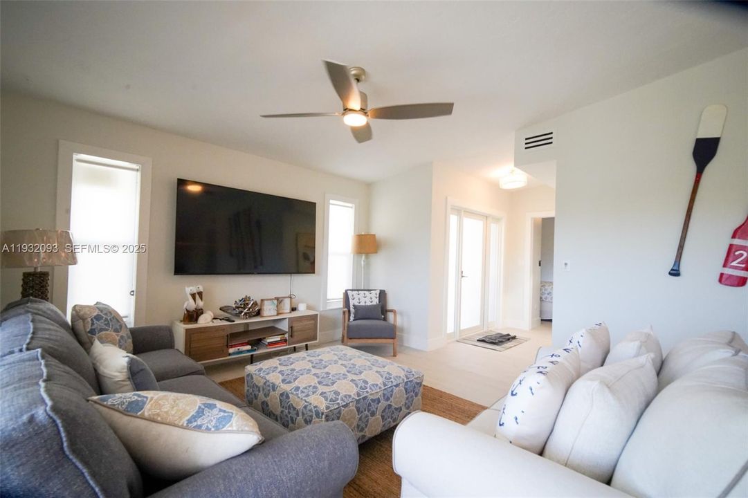 For Sale: $2,218,777 (2 beds, 2 baths, 1228 Square Feet)