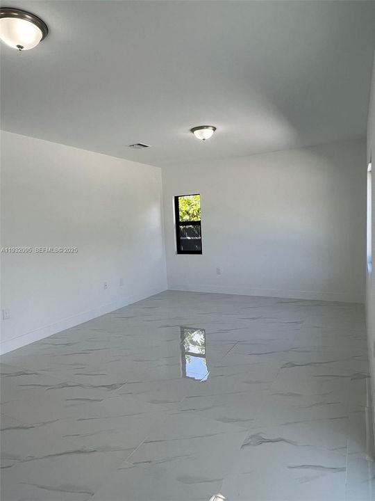 出租: $3,000 (3 贝兹, 2 浴室, 0 平方英尺)