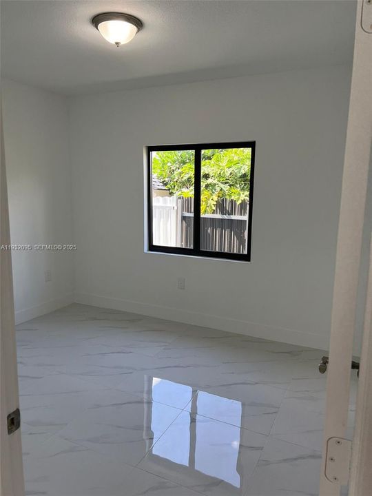 出租: $3,000 (3 贝兹, 2 浴室, 0 平方英尺)