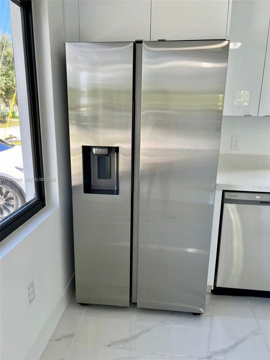 出租: $3,000 (3 贝兹, 2 浴室, 0 平方英尺)