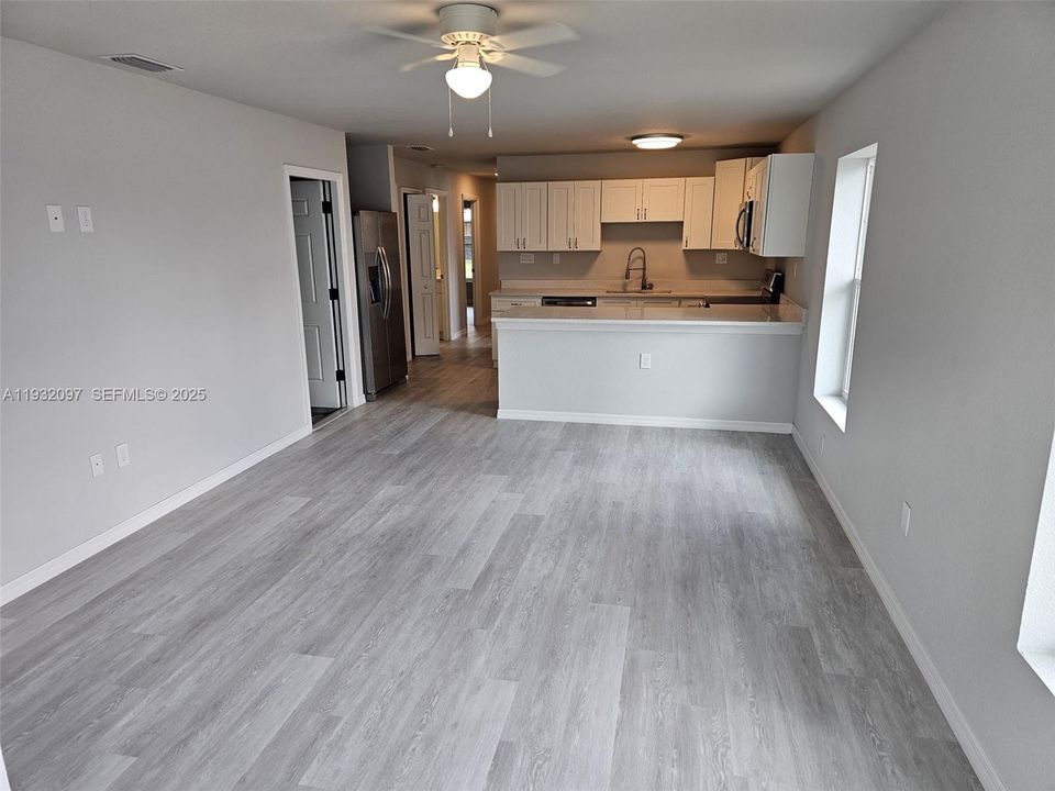 En Renta: $1,550 (3 camas, 2 baños, 1272 Pies cuadrados)