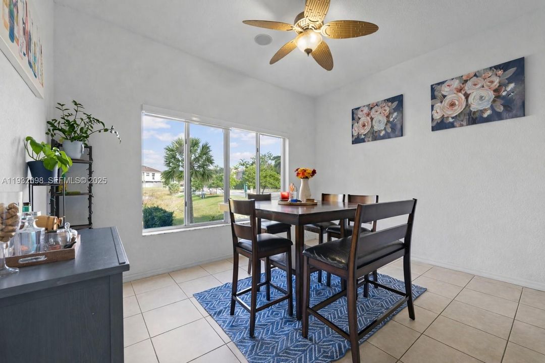 На продажу: $423,999 (3 спален, 2 ванн, 1854 Квадратных фут)