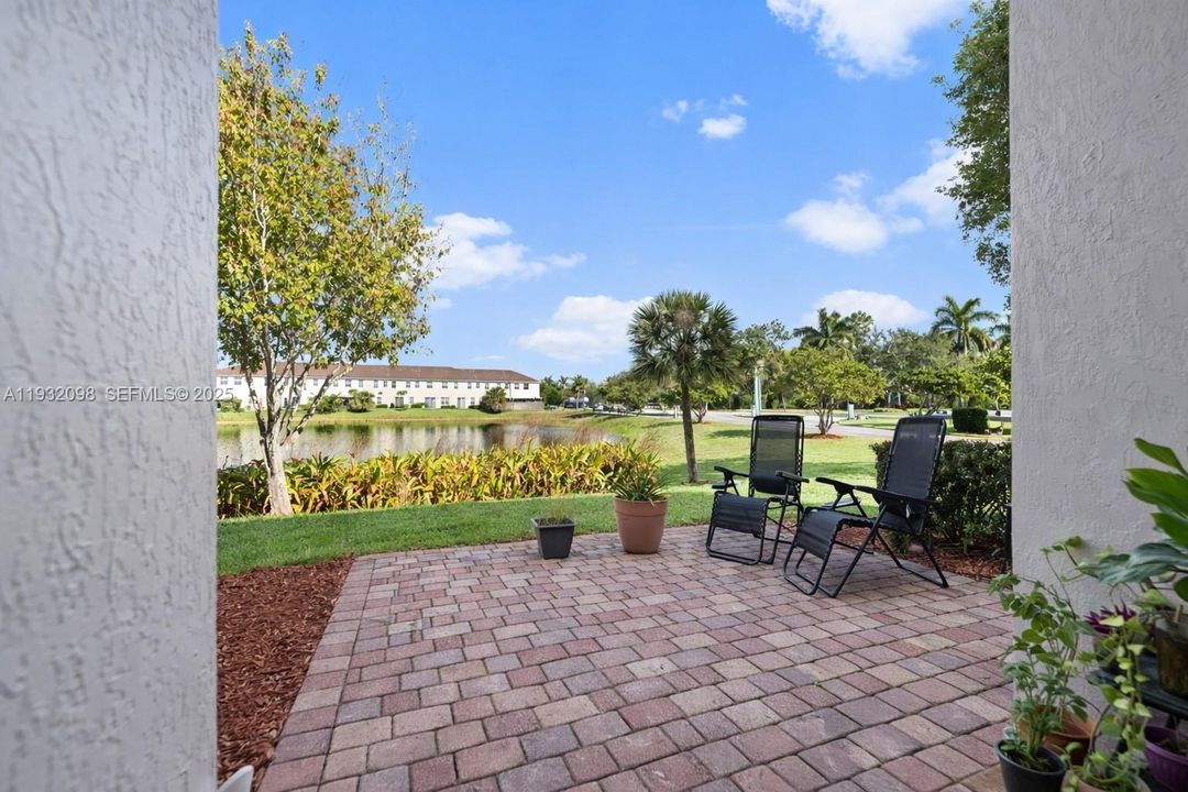 На продажу: $423,999 (3 спален, 2 ванн, 1854 Квадратных фут)