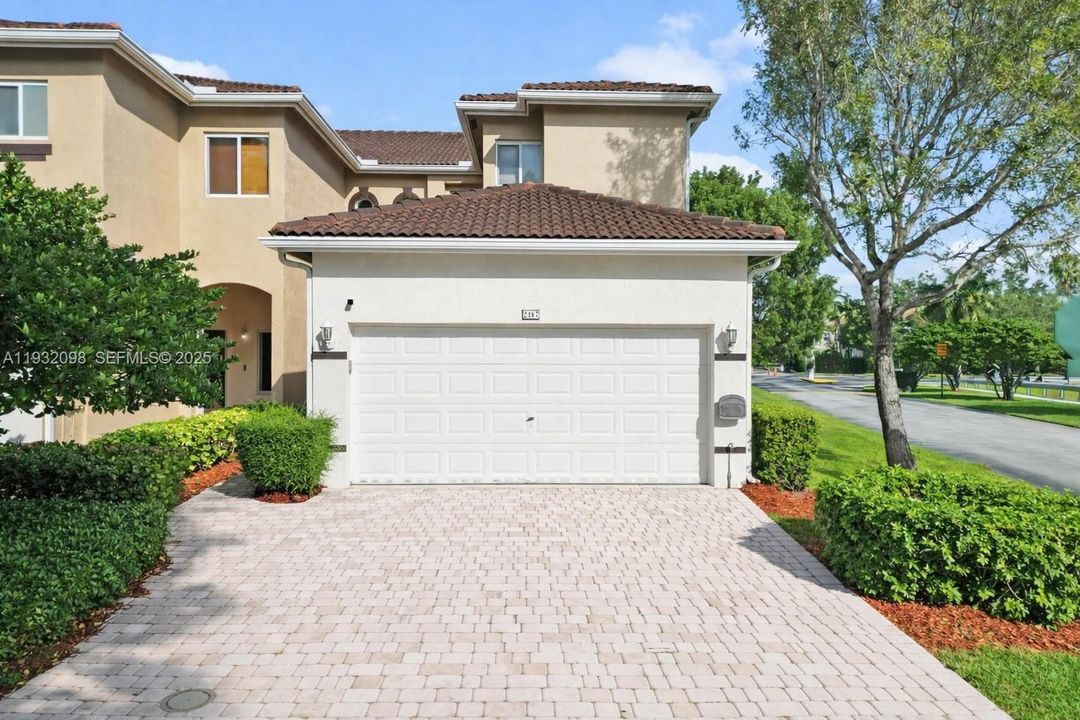 На продажу: $423,999 (3 спален, 2 ванн, 1854 Квадратных фут)