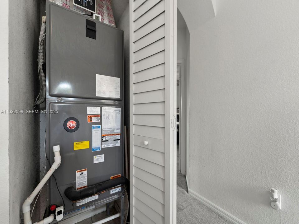 На продажу: $423,999 (3 спален, 2 ванн, 1854 Квадратных фут)