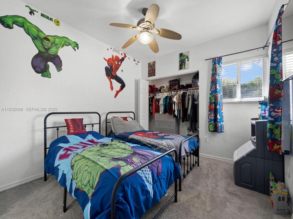 На продажу: $423,999 (3 спален, 2 ванн, 1854 Квадратных фут)