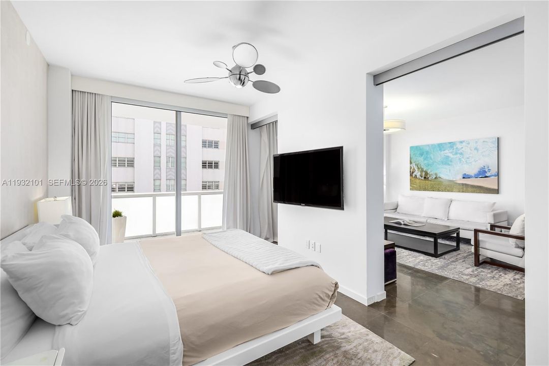 For Sale: $1,200,000 (1 beds, 1 baths, 1000 Square Feet)