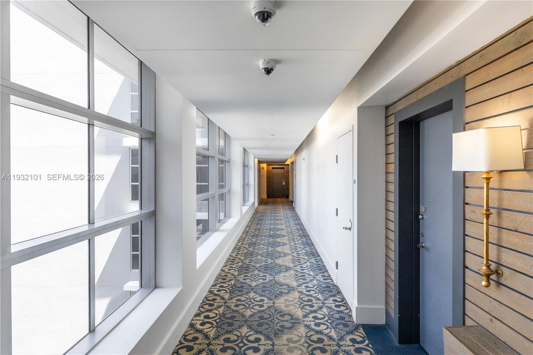 For Sale: $1,200,000 (1 beds, 1 baths, 1000 Square Feet)