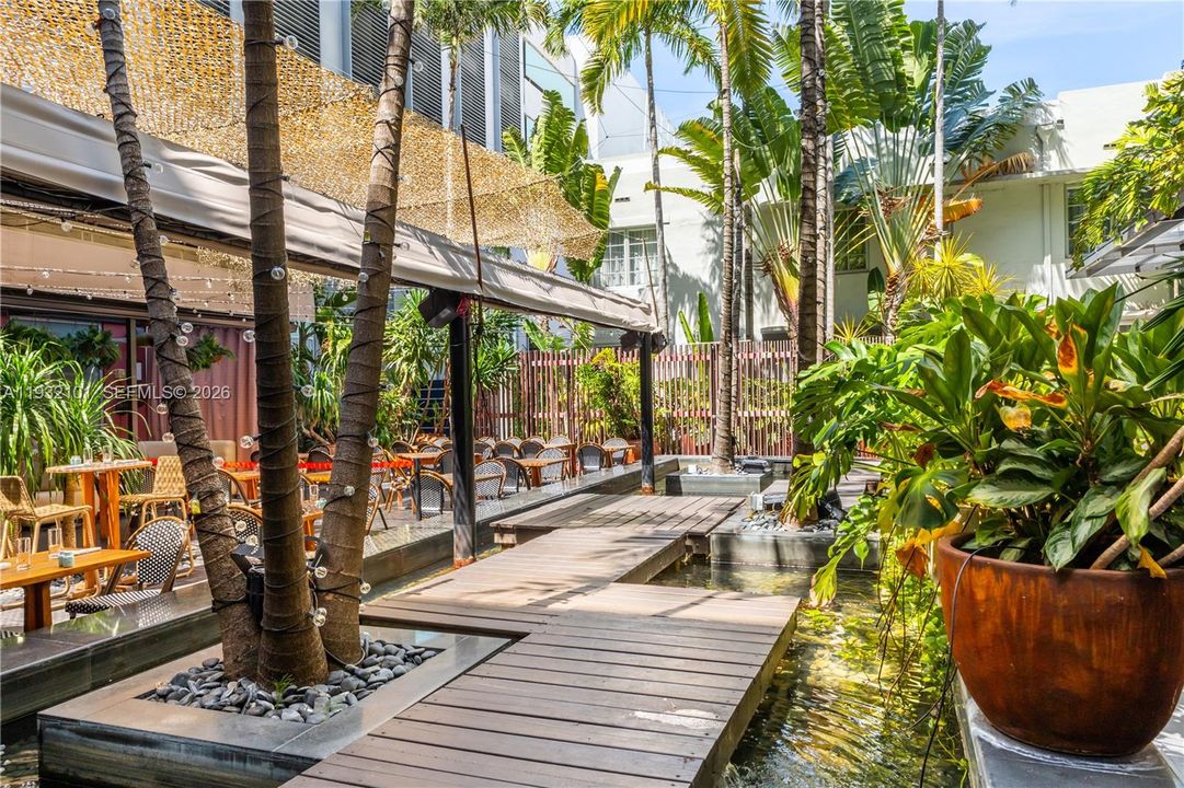 For Sale: $1,200,000 (1 beds, 1 baths, 1000 Square Feet)