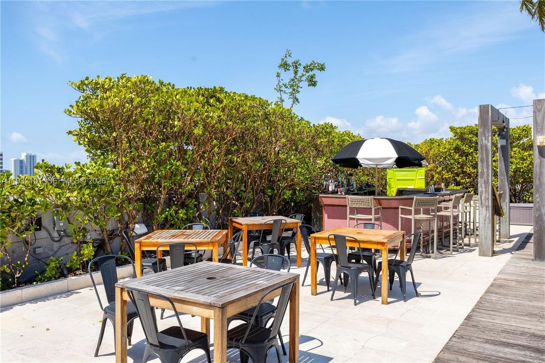 For Sale: $1,200,000 (1 beds, 1 baths, 1000 Square Feet)