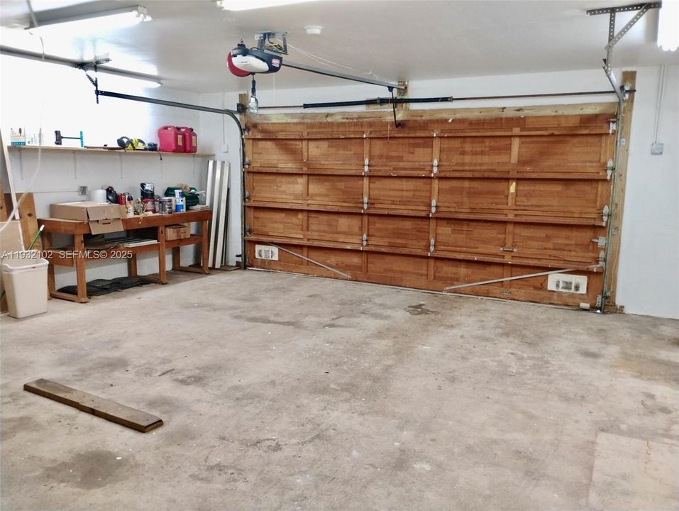 For Sale: $875,000 (3 beds, 2 baths, 2511 Square Feet)