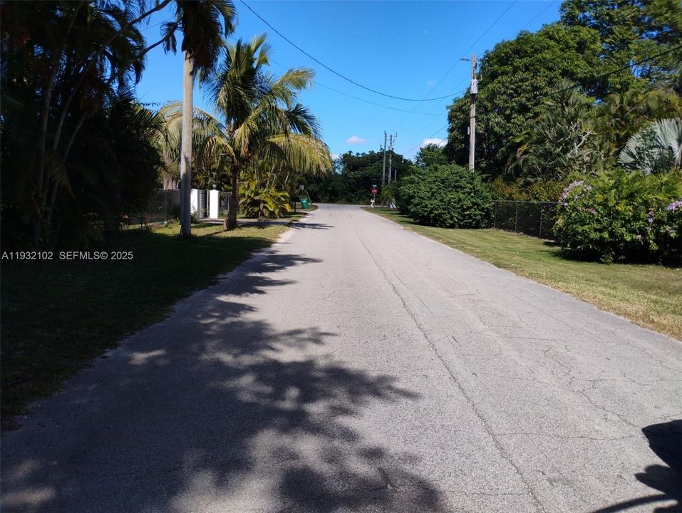 For Sale: $875,000 (3 beds, 2 baths, 2511 Square Feet)