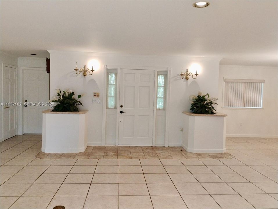 For Sale: $875,000 (3 beds, 2 baths, 2511 Square Feet)