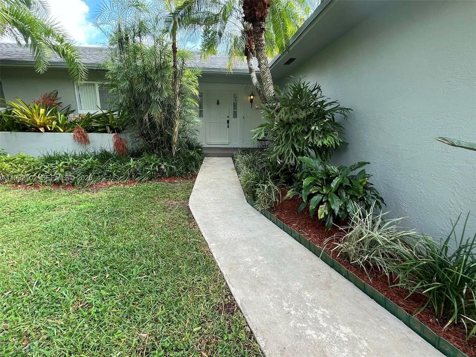 For Sale: $875,000 (3 beds, 2 baths, 2511 Square Feet)