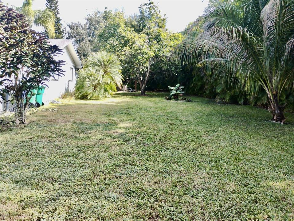 For Sale: $875,000 (3 beds, 2 baths, 2511 Square Feet)