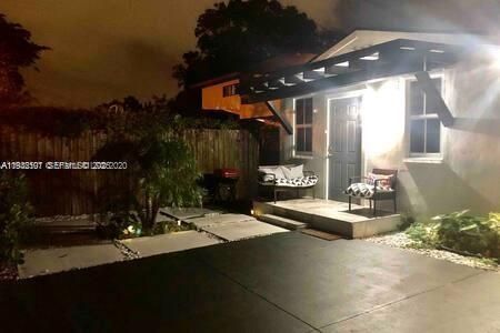 待售: $699,000 (0 贝兹, 0 浴室, 1335 平方英尺)