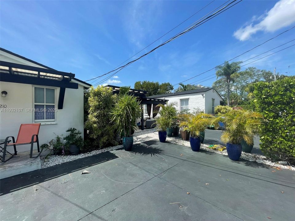 待售: $699,000 (0 贝兹, 0 浴室, 1335 平方英尺)