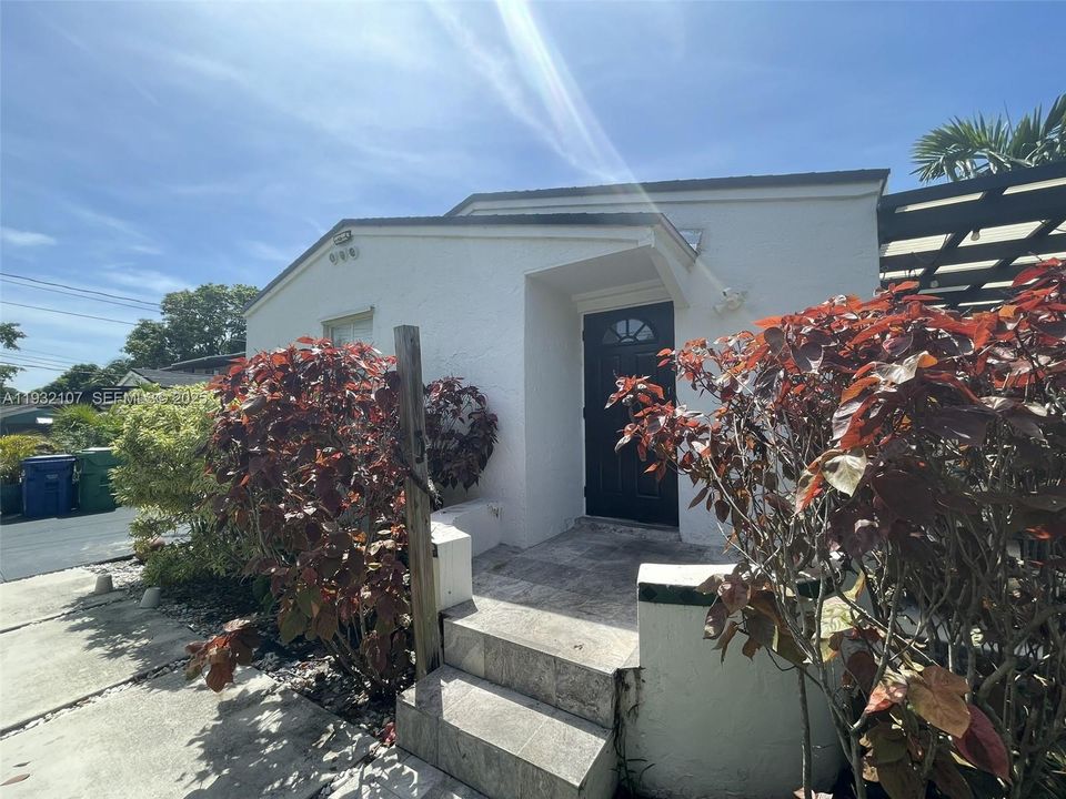 待售: $699,000 (0 贝兹, 0 浴室, 1335 平方英尺)