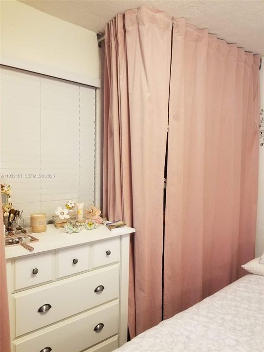 待售: $699,000 (0 贝兹, 0 浴室, 1335 平方英尺)