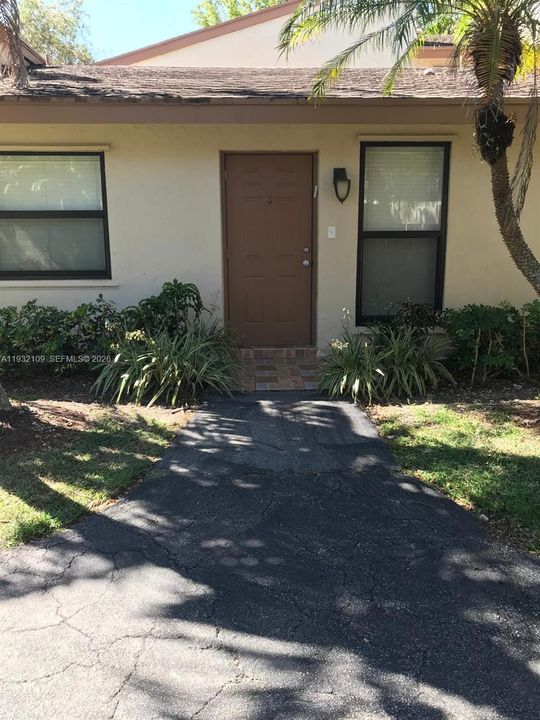For Rent: $3,000 (3 beds, 2 baths, 1170 Square Feet)