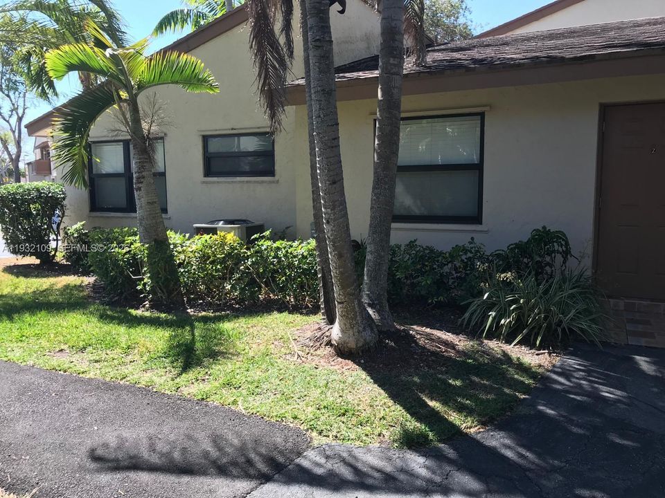 For Rent: $3,000 (3 beds, 2 baths, 1170 Square Feet)