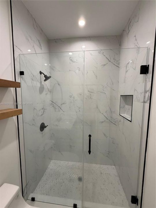 For Rent: $3,200 (3 beds, 2 baths, 1000 Square Feet)