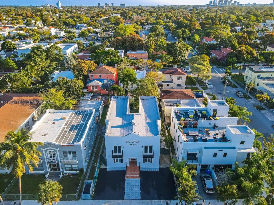 For Rent: $3,200 (3 beds, 2 baths, 1000 Square Feet)