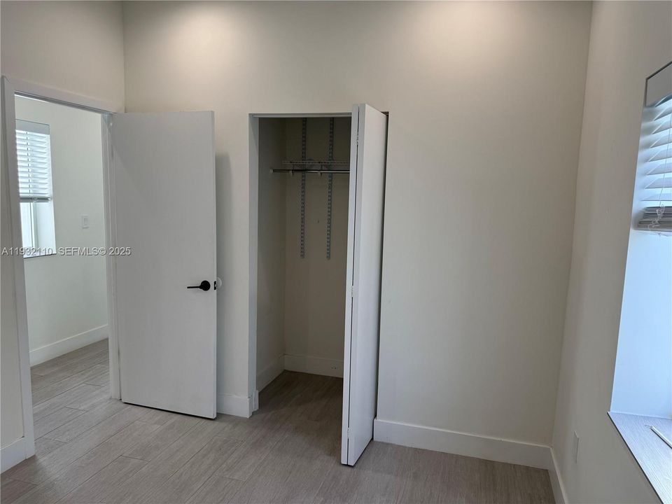 For Rent: $3,200 (3 beds, 2 baths, 1000 Square Feet)