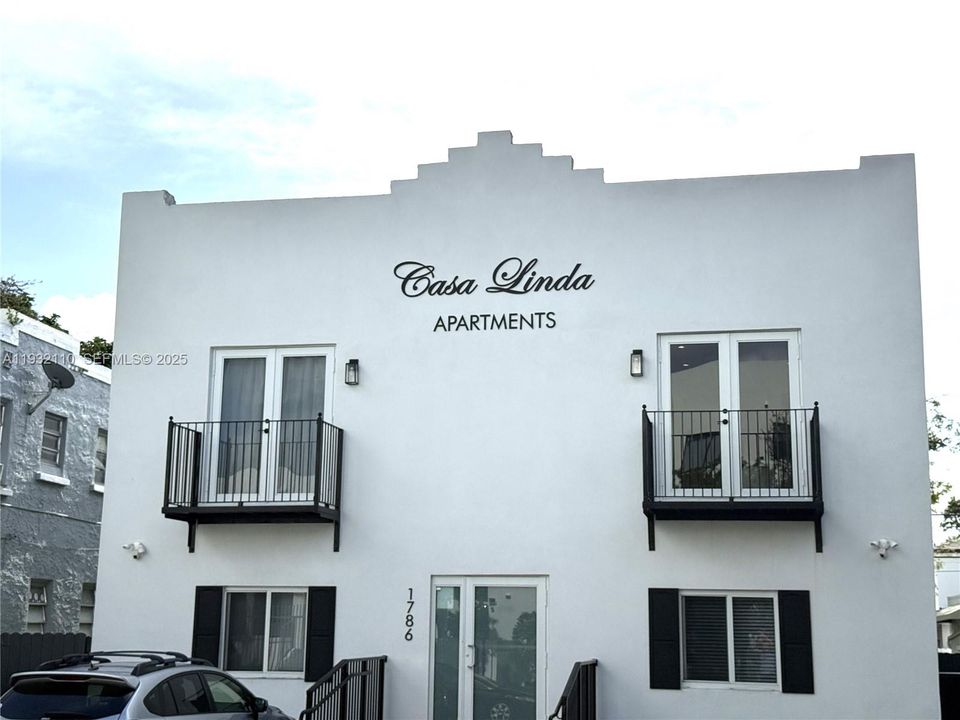 For Rent: $3,200 (3 beds, 2 baths, 1000 Square Feet)