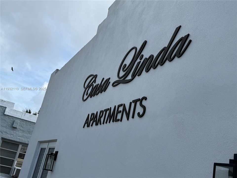 For Rent: $3,200 (3 beds, 2 baths, 1000 Square Feet)