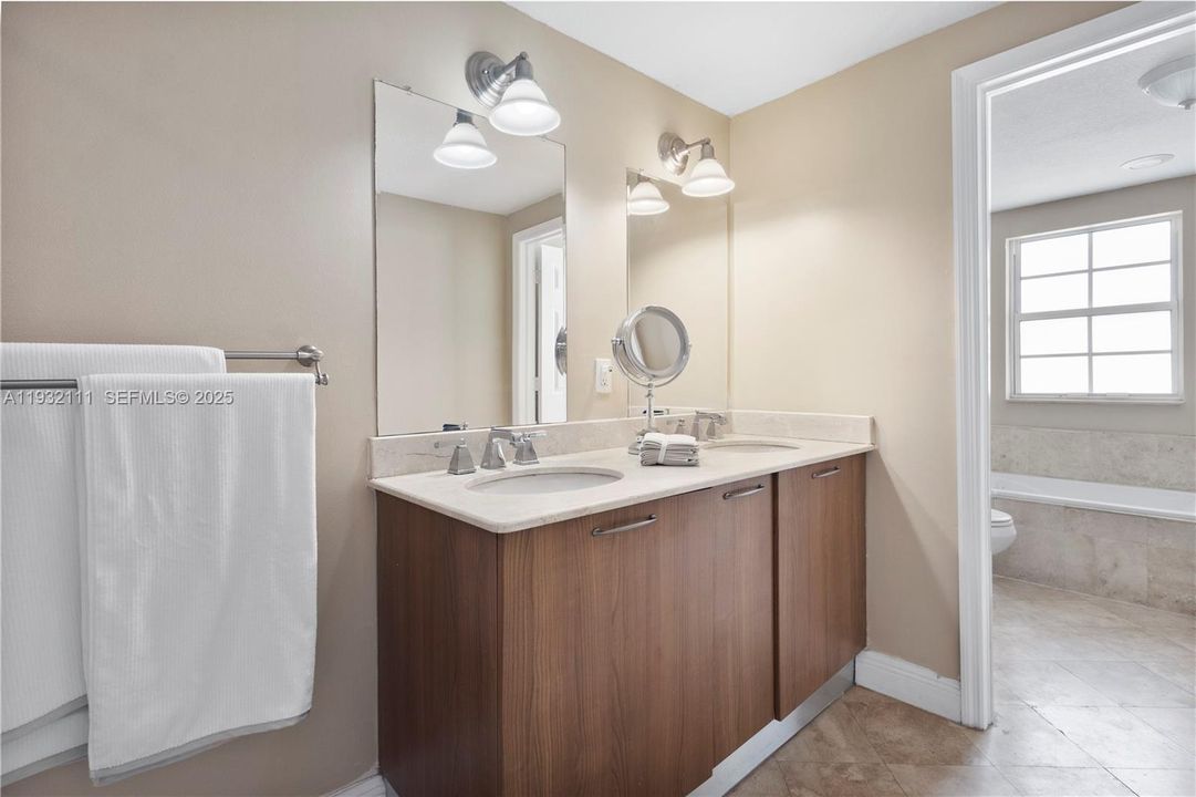 For Sale: $888,986 (3 beds, 3 baths, 2185 Square Feet)