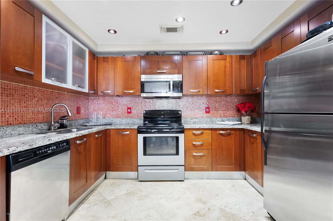 For Sale: $888,986 (3 beds, 3 baths, 2185 Square Feet)