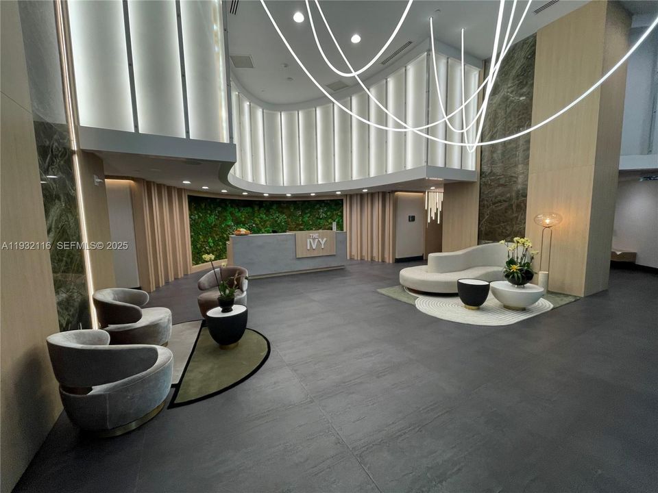 出租: $2,850 (1 贝兹, 1 浴室, 814 平方英尺)