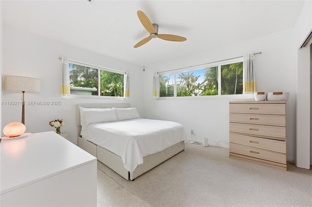 На продажу: $689,900 (3 спален, 2 ванн, 1226 Квадратных фут)