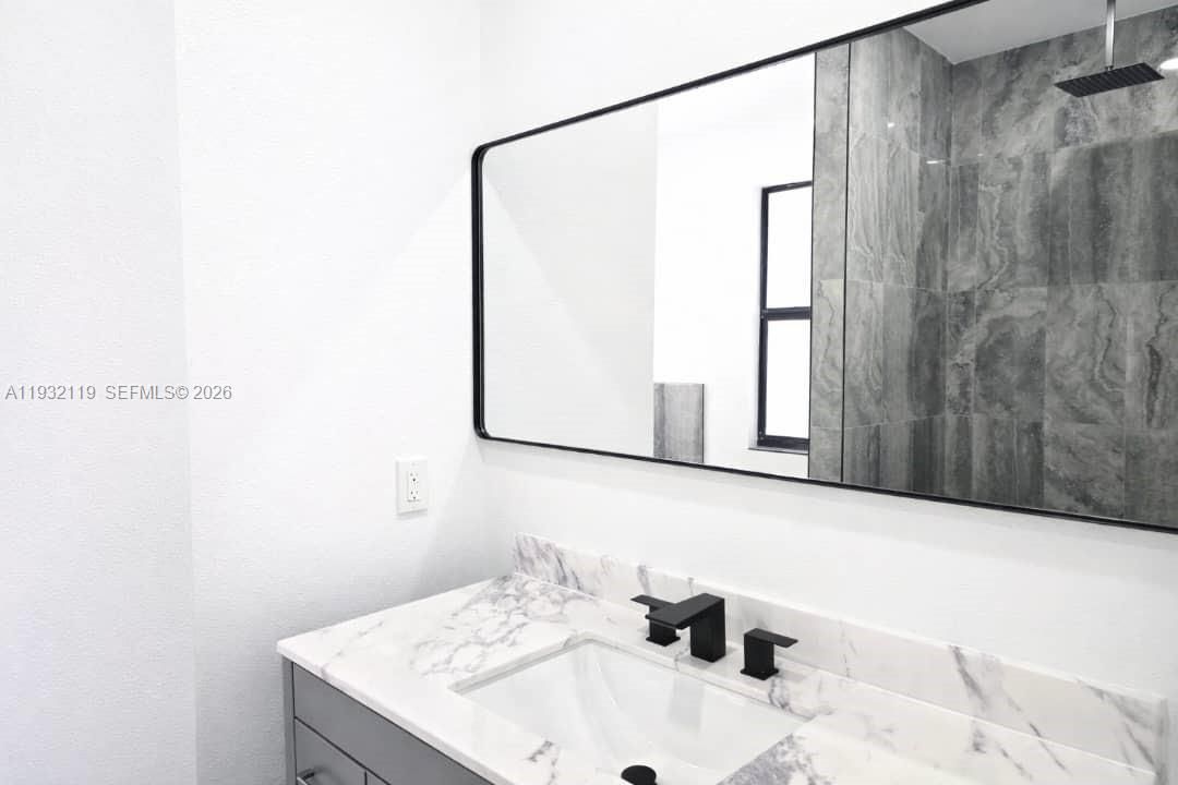 Recently Sold: $410,000 (3 beds, 2 baths, 1526 Square Feet)