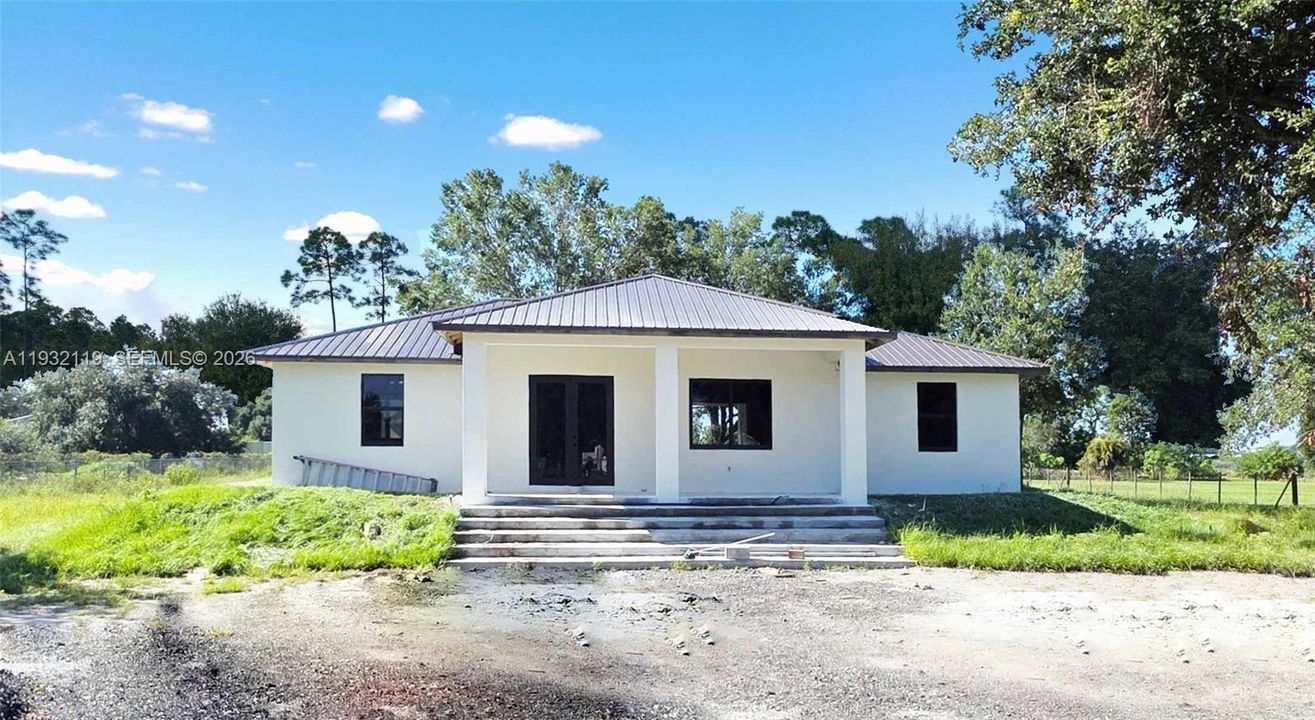 Recently Sold: $410,000 (3 beds, 2 baths, 1526 Square Feet)