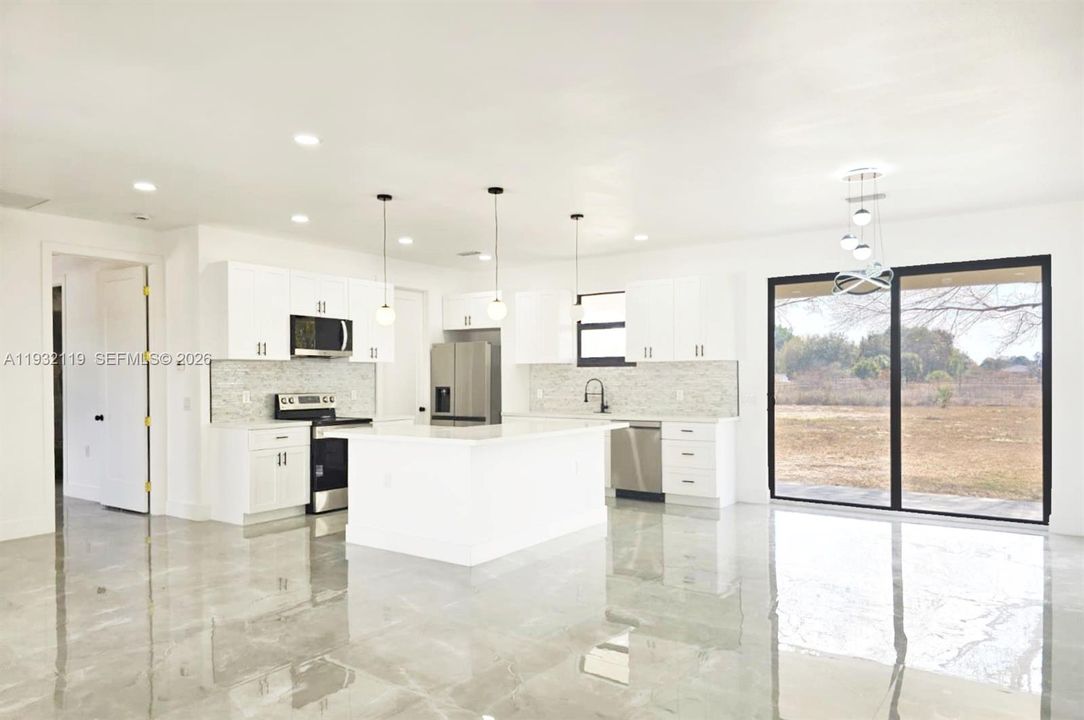 Recently Sold: $410,000 (3 beds, 2 baths, 1526 Square Feet)