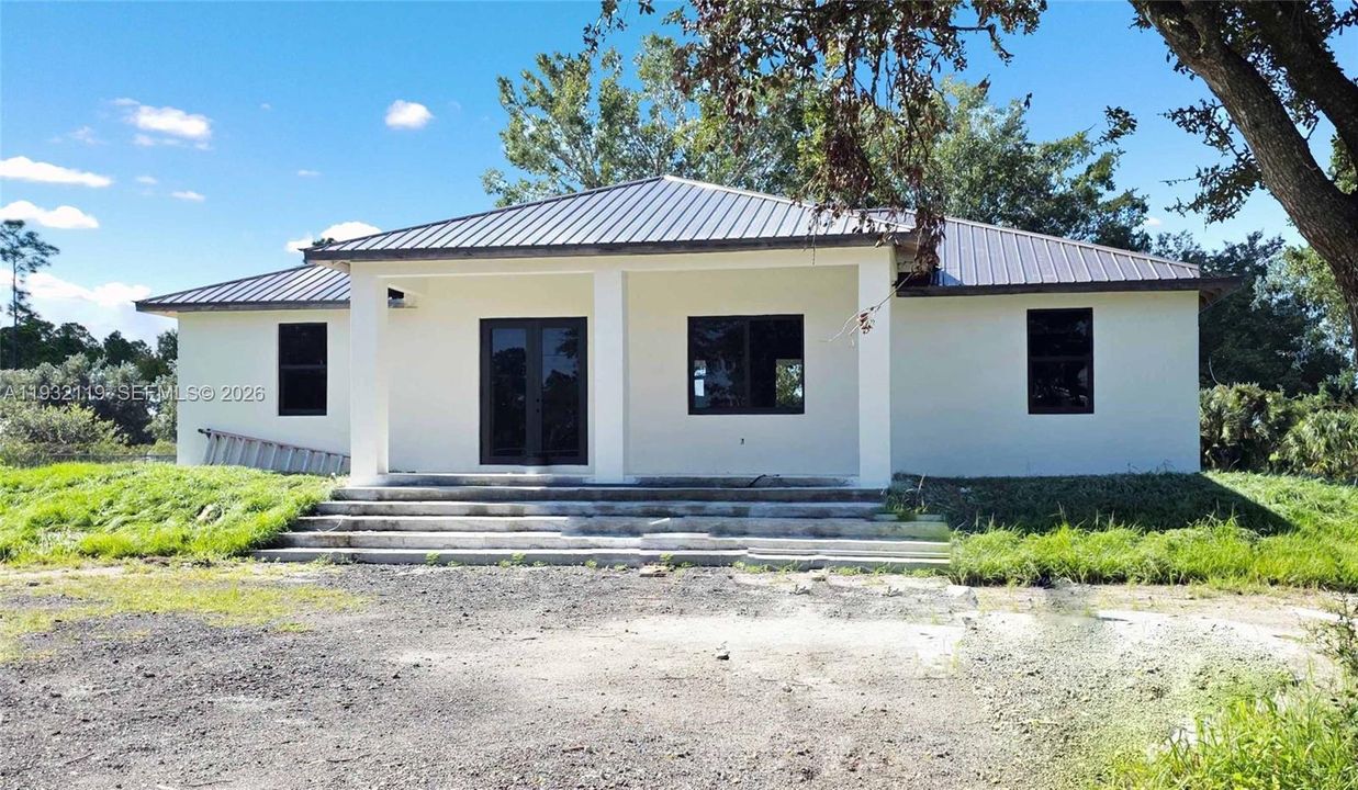 Recently Sold: $410,000 (3 beds, 2 baths, 1526 Square Feet)