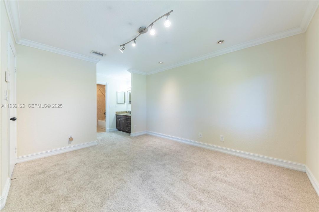 En Renta: $1,875 (2 camas, 2 baños, 1044 Pies cuadrados)