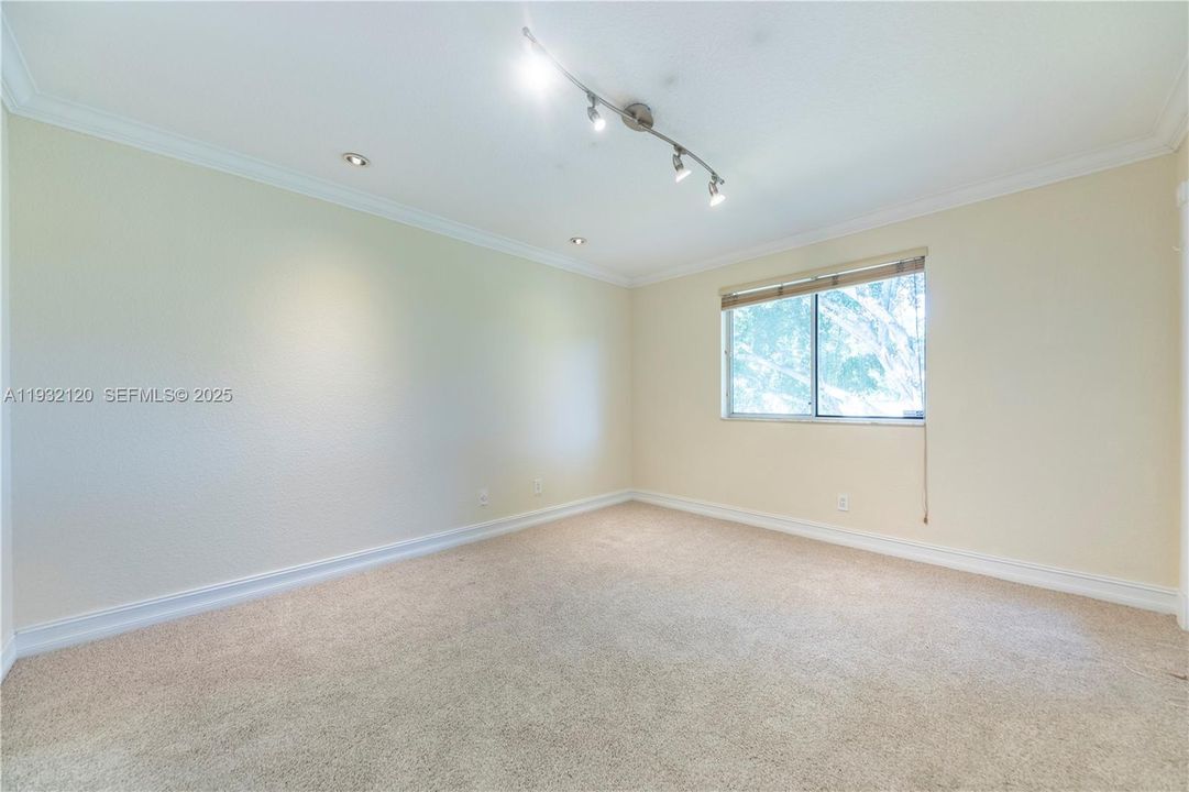 En Renta: $1,875 (2 camas, 2 baños, 1044 Pies cuadrados)