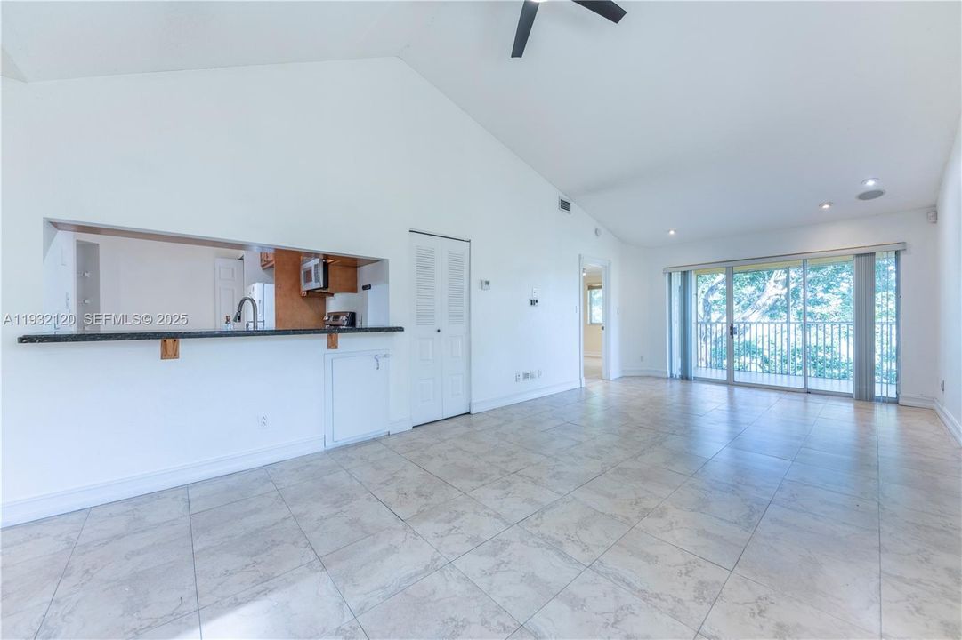 En Renta: $1,875 (2 camas, 2 baños, 1044 Pies cuadrados)