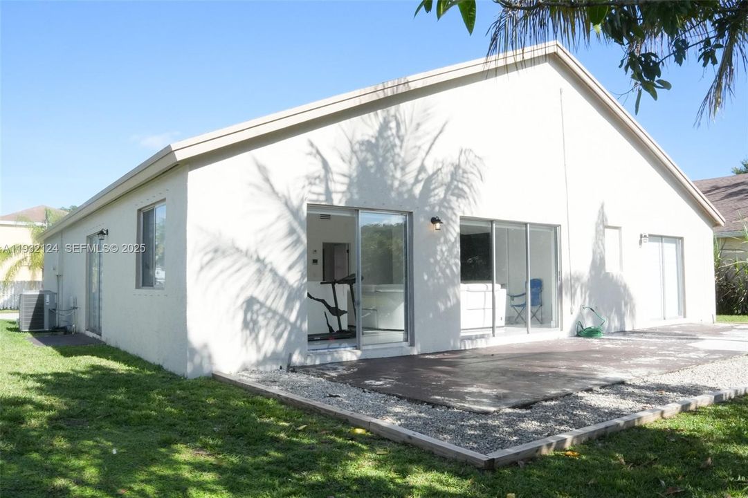 На продажу: $649,999 (4 спален, 3 ванн, 1480 Квадратных фут)