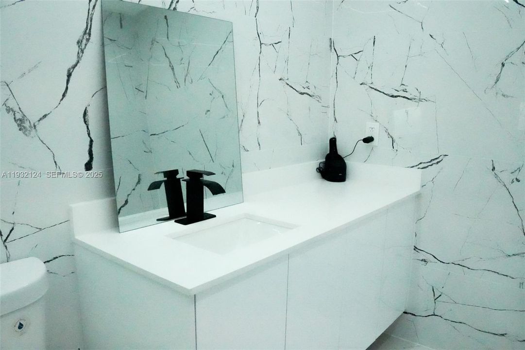 На продажу: $649,999 (4 спален, 3 ванн, 1480 Квадратных фут)