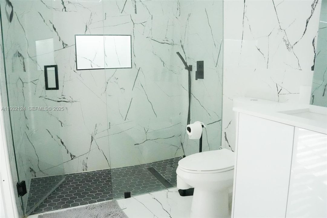 На продажу: $649,999 (4 спален, 3 ванн, 1480 Квадратных фут)